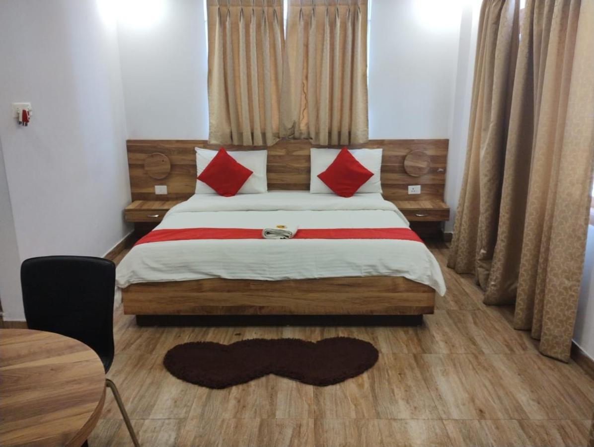 Hotel Castle Residency Shillong Esterno foto